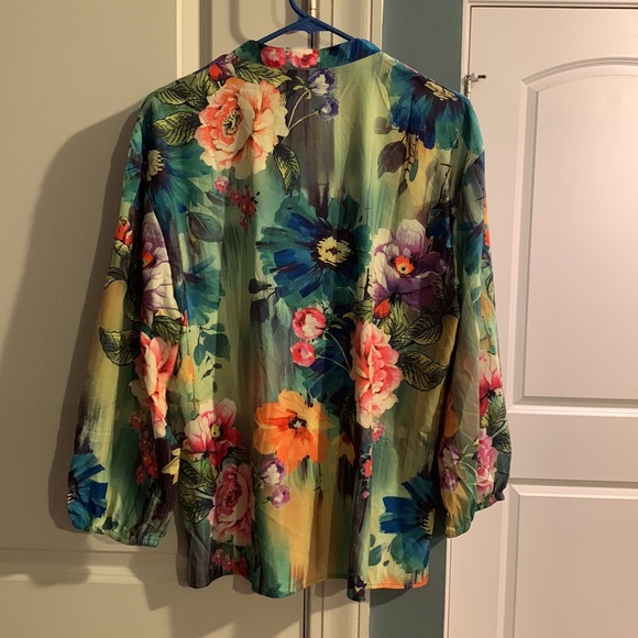 X large button down blouse - Picture 2 of 4